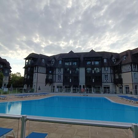 Appart 2 Chambres Piscine Chez Rox - Residence Du Golf 多维尔 外观 照片