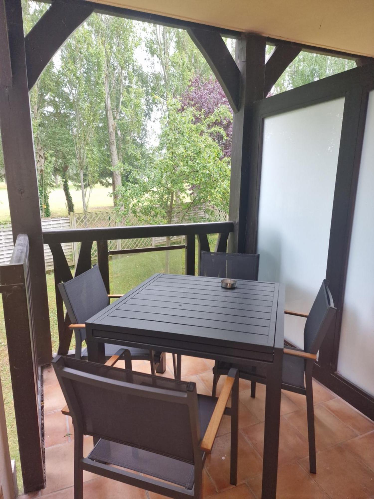 Appart 2 Chambres Piscine Chez Rox - Residence Du Golf 多维尔 外观 照片